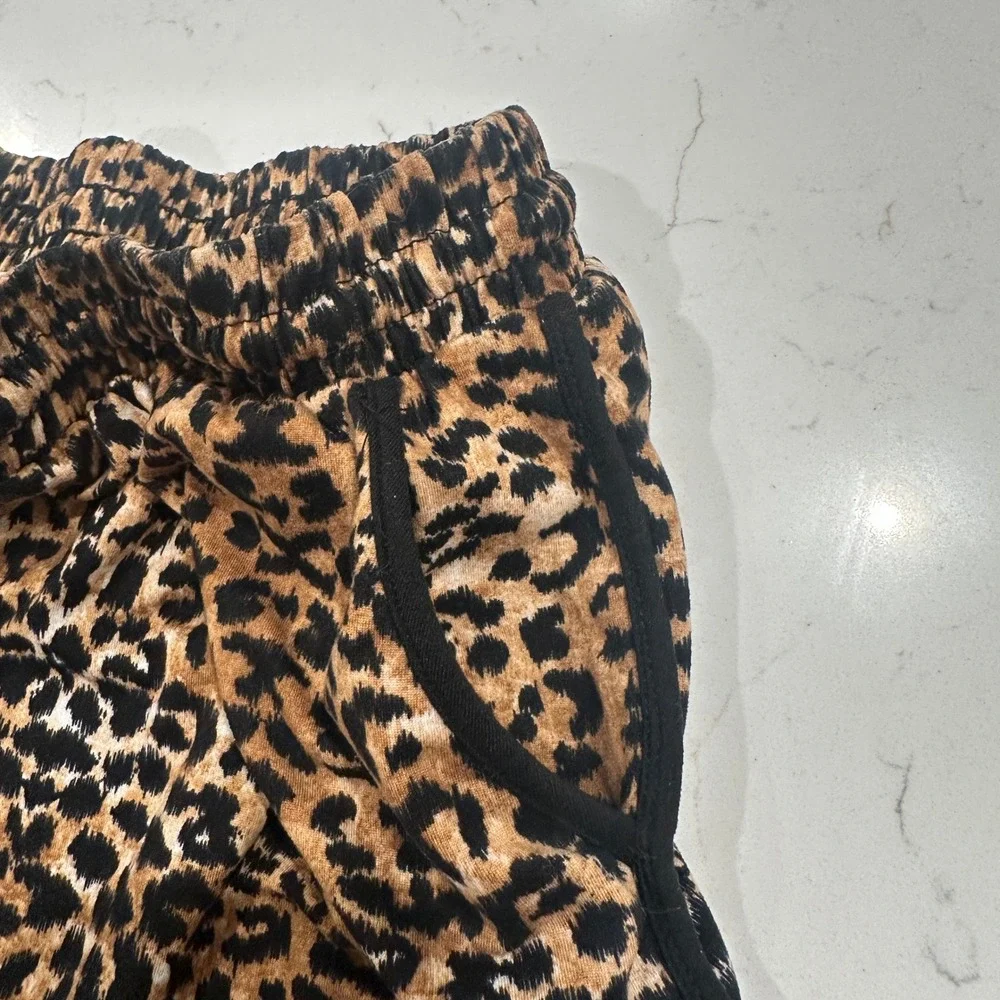 Shosho Womens Leopard Print Dolphin Shorts Black Trim Drawstring Pockets Size L